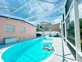 Family Home, Heated Pool, Bikes, Games, Fire Pit, Near Beach!